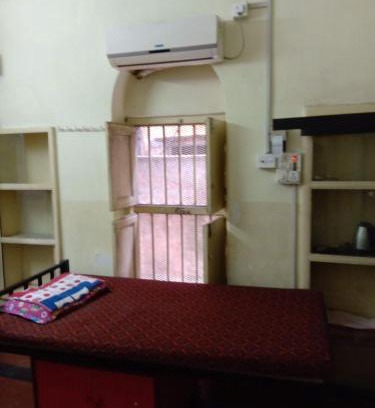 Bhowanipore Apartment | Comfortable PG Accommodation for Men in Bhawanipore