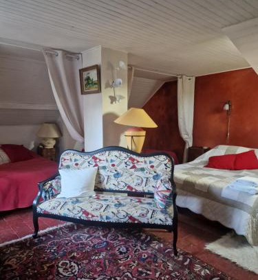 Ecueille House | Family-Friendly Retreat at La Grenouillère with Kitchen Access