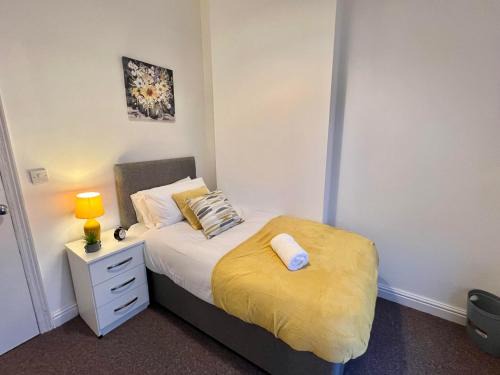 Holbrooks House | Comfortable 5-Bed House in Coventry by Seeka Stay