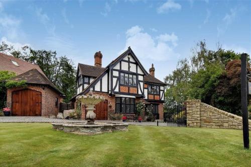 Bickley House | Discover Blakeney: Family & Pet-Friendly Getaway