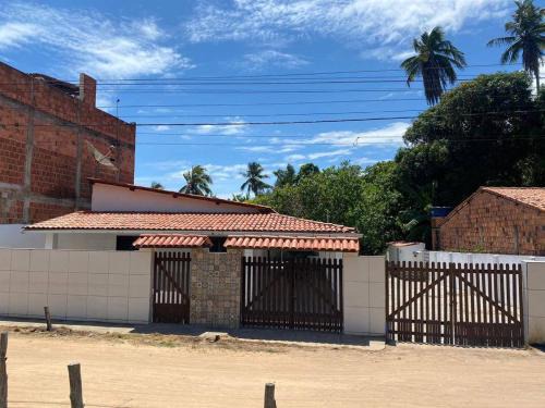 Barreira do Boqueirao House | Pet-Friendly Retreat at Residencia Bitingui Awaits You