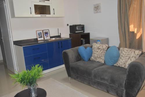 Guereo Bed & Breakfast | Discover Le Petit Coccon de LUZ: Family and Pet-Friendly Stay