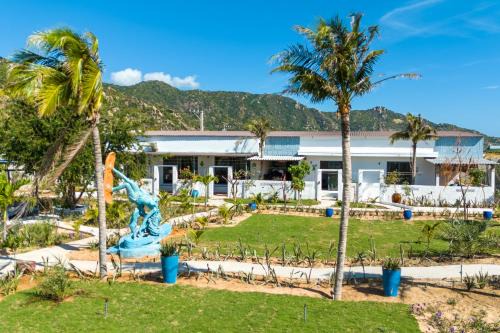 Ninh Hai Hotel | Budget-Friendly Stay at Chilli Fields with Kitchen & Kids' Area