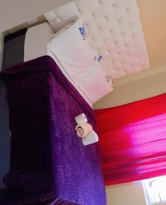 Cape Town House | Budget-Friendly Cottages on Glen for Family Getaways