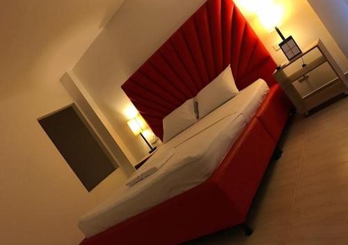 Villa Nueva Hotel | Modern Hotel Opera in Centro Medellín with On-Site Dining
