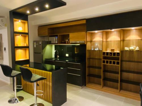 Santa Cruz Apartment | Experience Five-Star Comfort with Family-Friendly Amenities