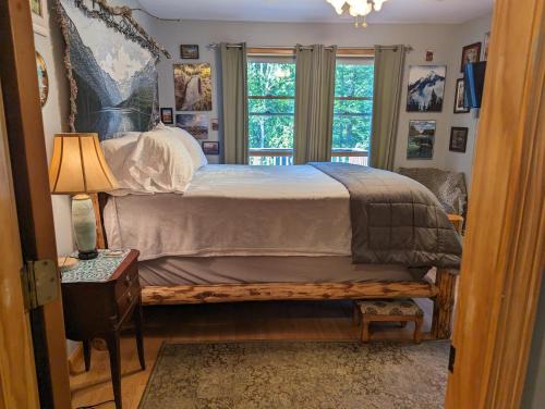 Surry House | Memorable Pond Retreat - National Parks Suite with Kitchen