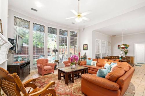 Plano House | Inviting Pet-Friendly Home with Relaxing Backyard Oasis