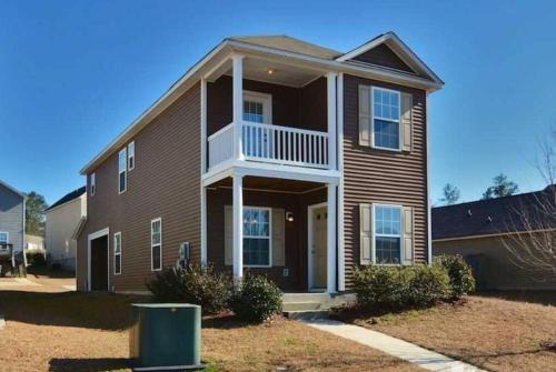 Huntcliff House | Inviting Private Home Near Ft Jackson, Shops & Starbucks