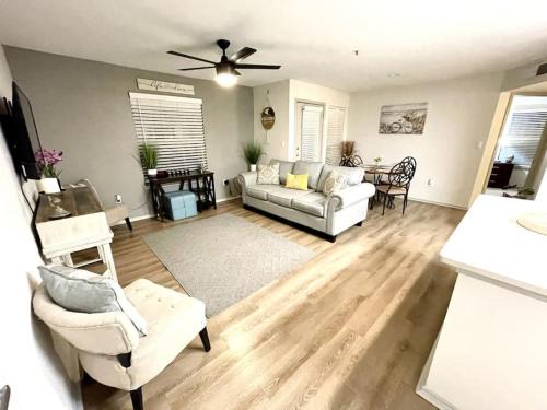 Uptown Apartment | Inviting Apartment Near SAT Intl with Pool and Gym