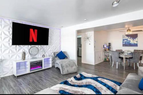 Dayton Apartment | Experience Oasis Allure with Complimentary Breakfast