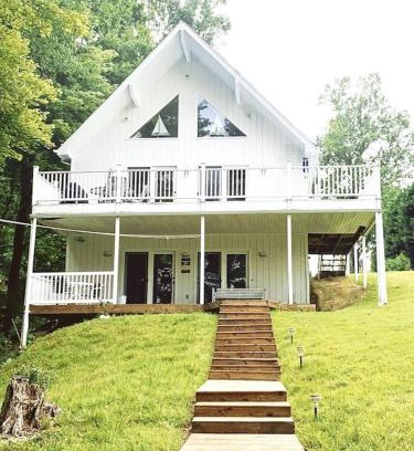Huddleston House | Tranquil Lakefront Haven with Dock & Family-Friendly Amenities