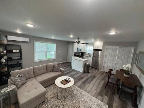 Somerset Apartment | Modern Comfort in a New 2022 Build, Family-Friendly Stays