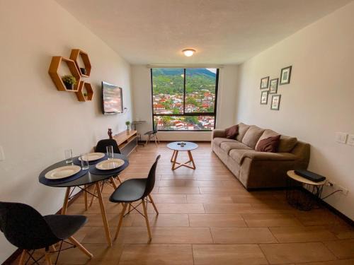 San Salvador Apartment | Modern Apartment in Prime Location with Pool & Breakfast