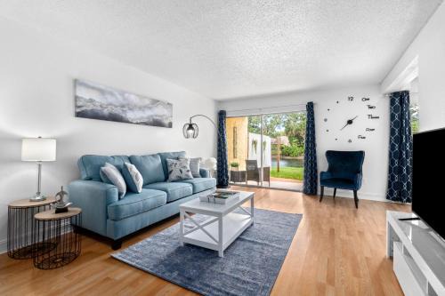 Gulf Gate Estates Apartment | New 1BD Condo Near Siesta Key with Pool & Pet Friendly