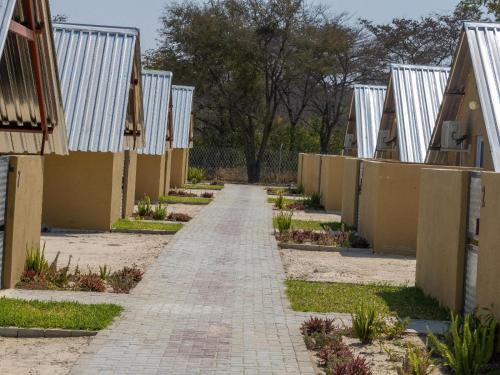 Katima Mulilo Cabin | Cozy Riverside Lodge: Guest Rated 9/10 & Family Friendly