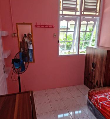 Serang House | Family-Friendly D'Chita House with Kitchen Amenities