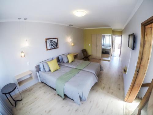 Swakopmund Apartment | Explore Swakopmund Central Cottage: 4-Star Family Retreat